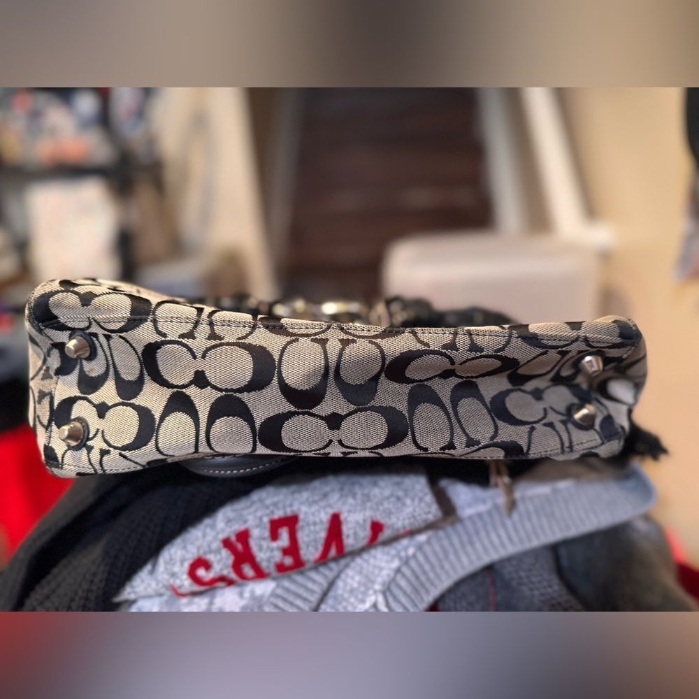 Coach Signature Hampton Black Handbag Tote - Picture 4 of 16